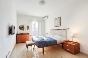 Close to the Spanish Steps, WIFI, Air Cond, 2 bedrooms